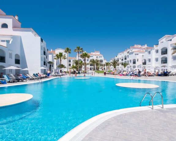 FERGUS Style Carema Beach