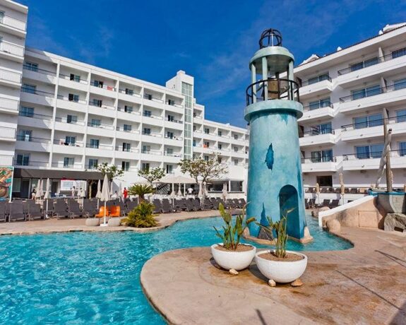 Fergus Club Pineda Splash