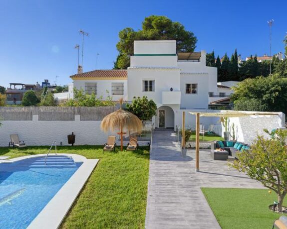 Villa Mamba, Villa El Ranchito By Seric