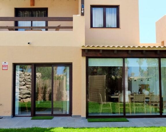 Luxury Chalet Amarilla Golf