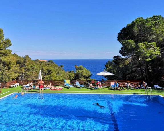 Camping Cala Llevadó