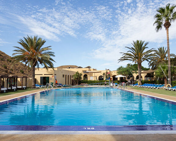 Camping Los Escullos